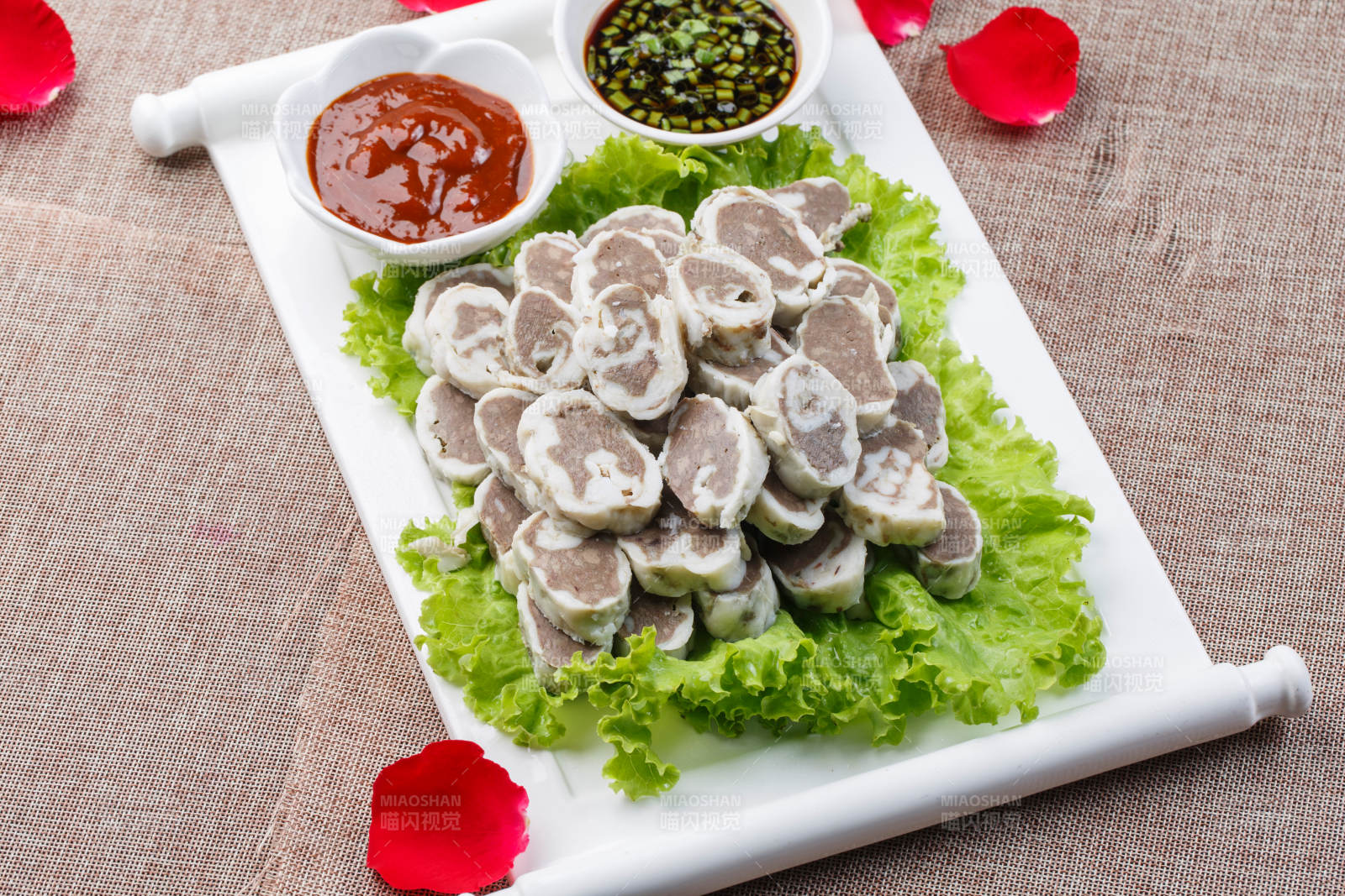 水煮傳統蒙餐羊肉腸