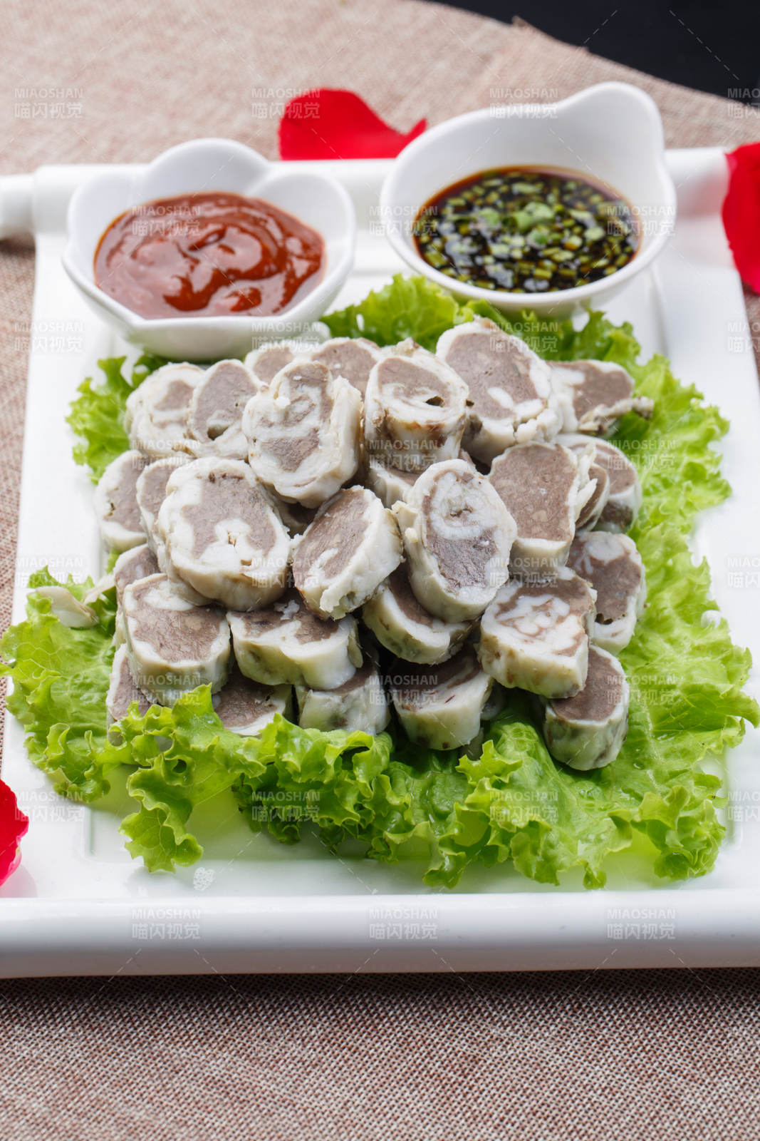 水煮傳統蒙餐羊肉腸