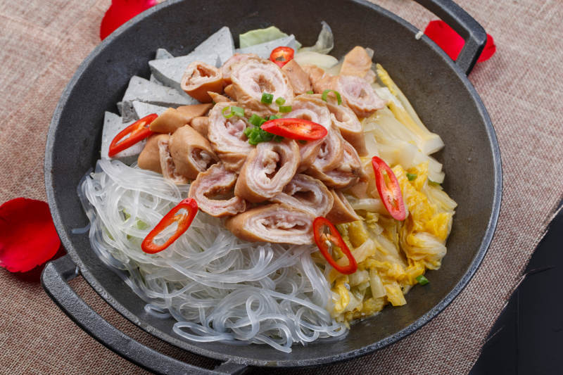 锅仔肥肠酸菜豆腐水晶粉