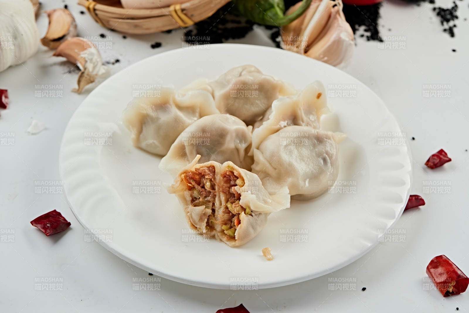 手工酱肉鲜豆角馅饺子