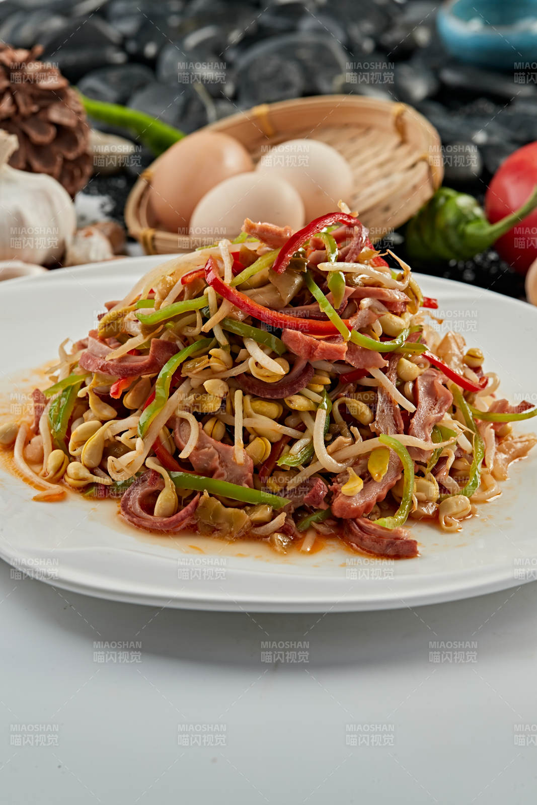 青红椒黄豆芽炒猪头肉