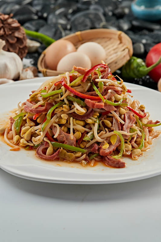 青红椒黄豆芽炒猪头肉