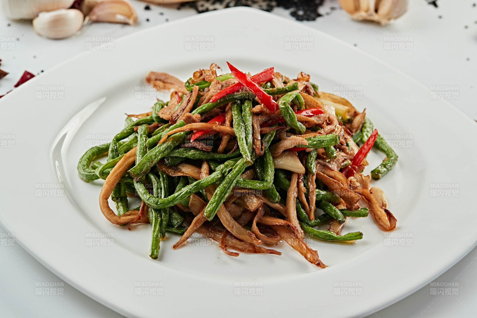 干煸五花肉青红椒豆角茶树菇