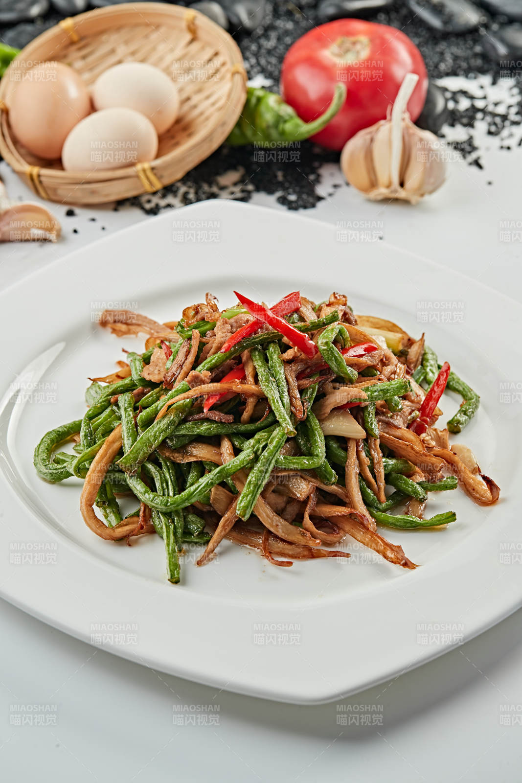 干煸五花肉青红椒豆角茶树菇