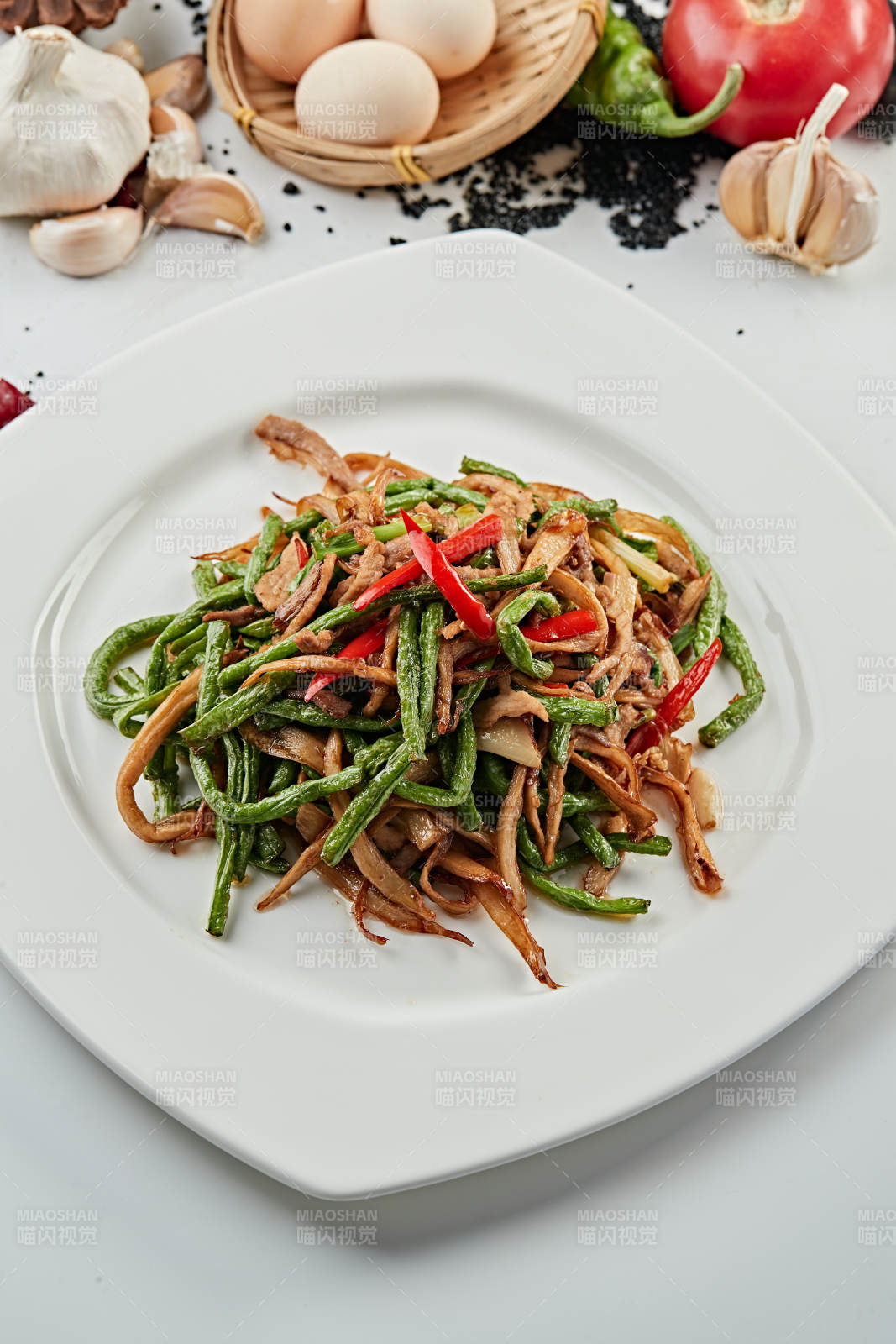 干煸五花肉青红椒豆角茶树菇