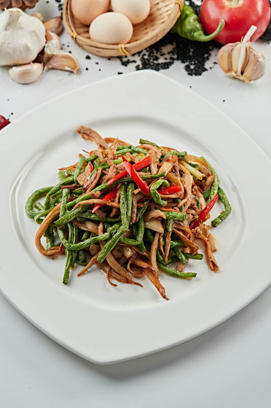 干煸五花肉青红椒豆角茶树菇