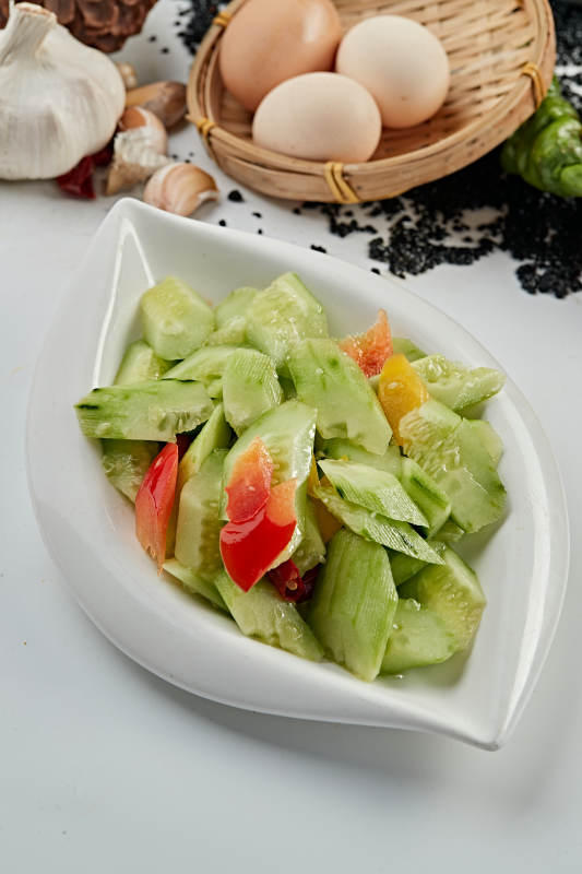 小凉菜彩椒拌黄瓜片