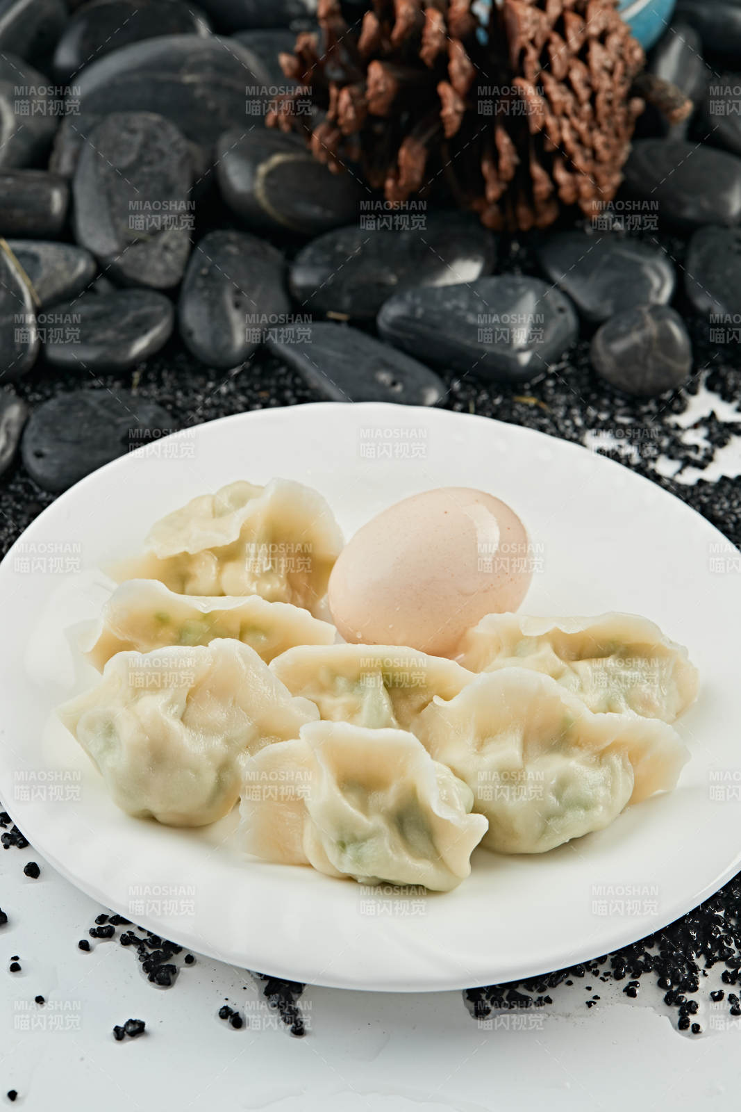 手工鸡蛋豆角素馅饺子