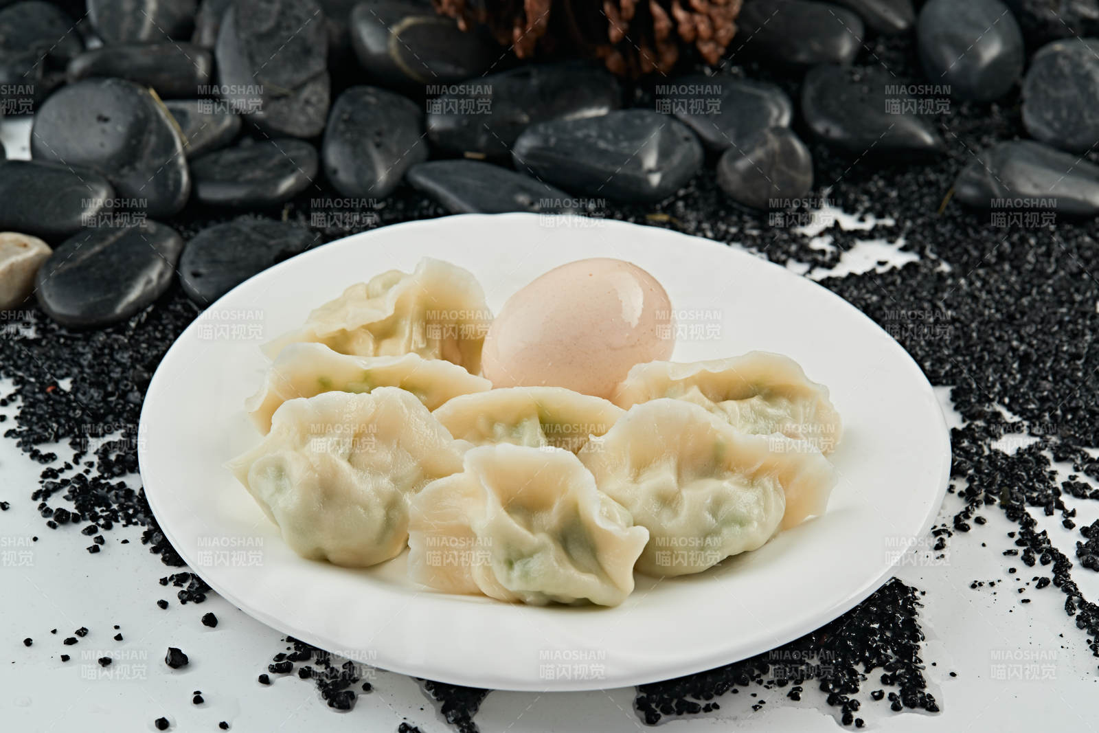 手工鸡蛋豆角素馅饺子