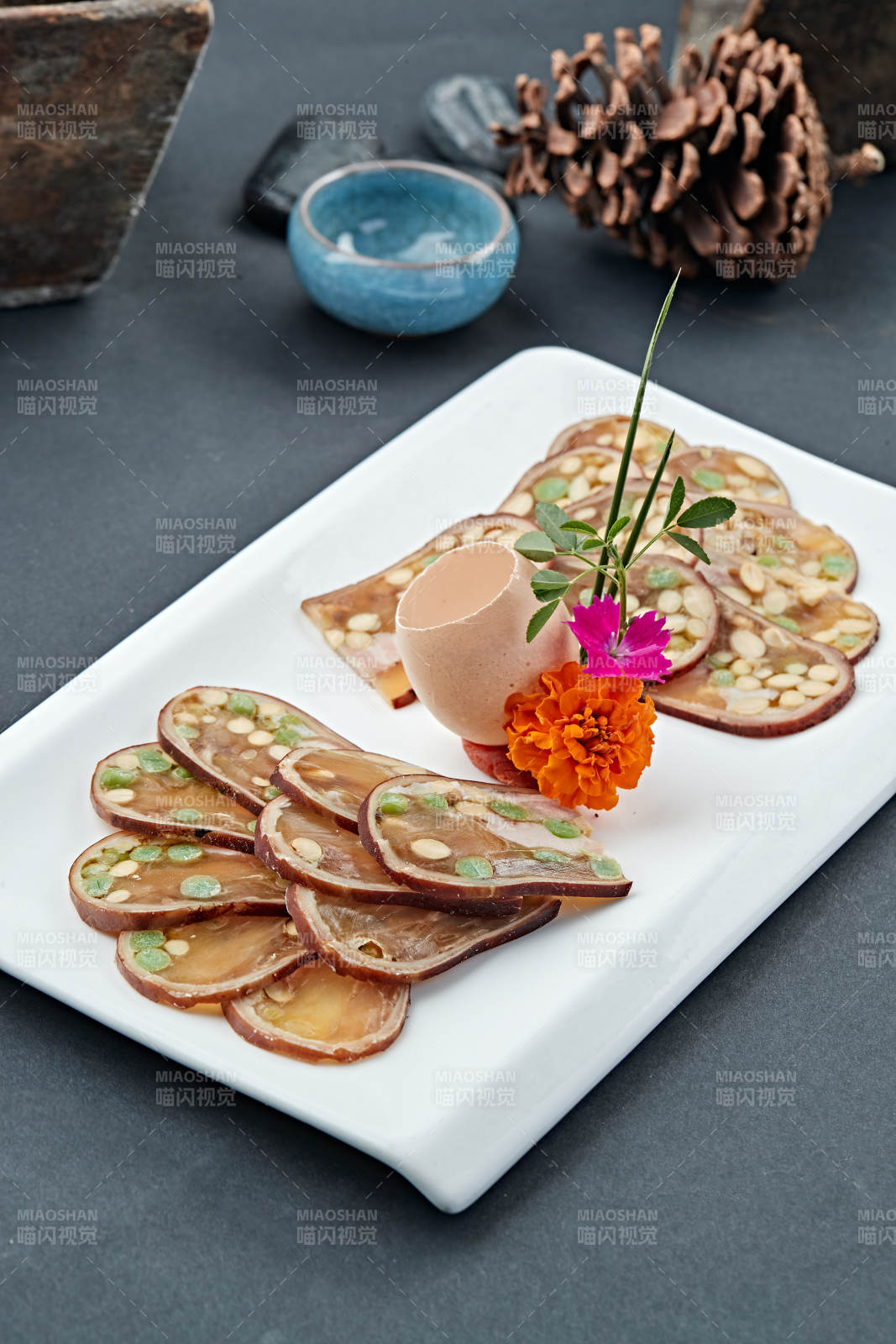 菊花青豆鱿鱼猪耳冻