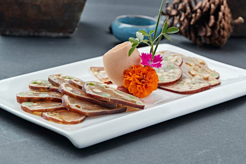 菊花青豆魷魚豬耳凍