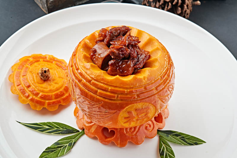 南瓜金盏红烧鹿肉