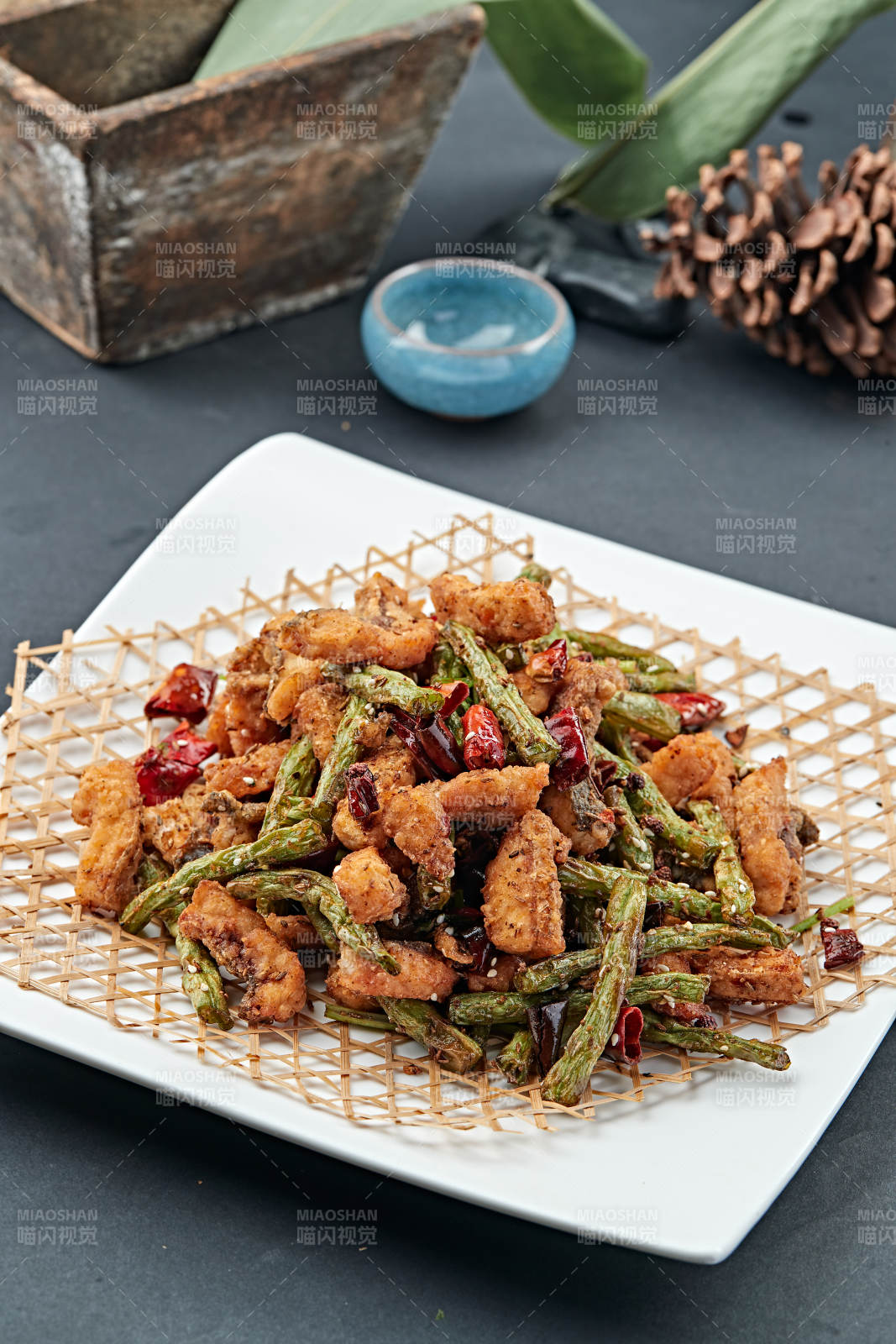 辣子兔丁干煸豆角