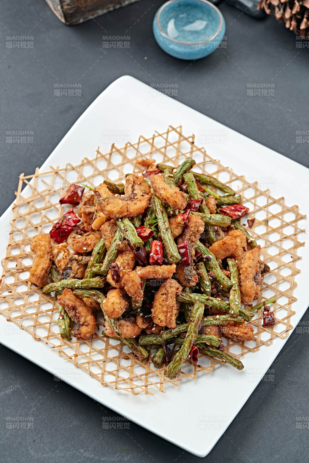 辣子兔丁干煸豆角