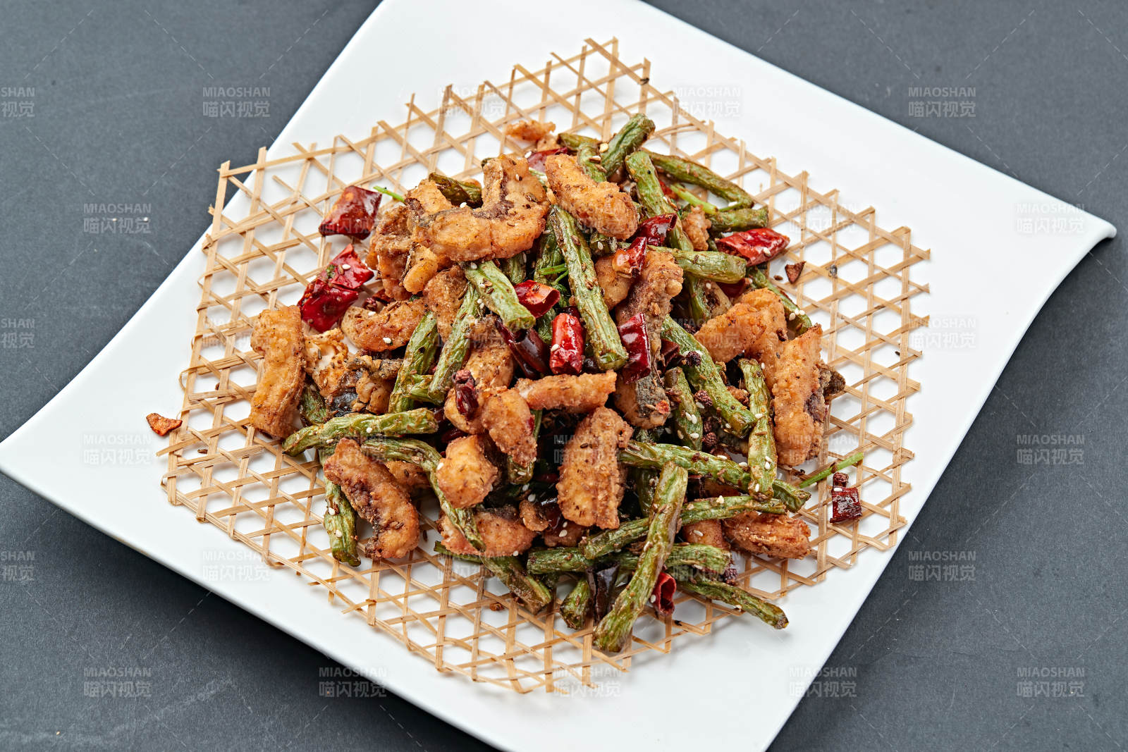 辣子兔丁干煸豆角