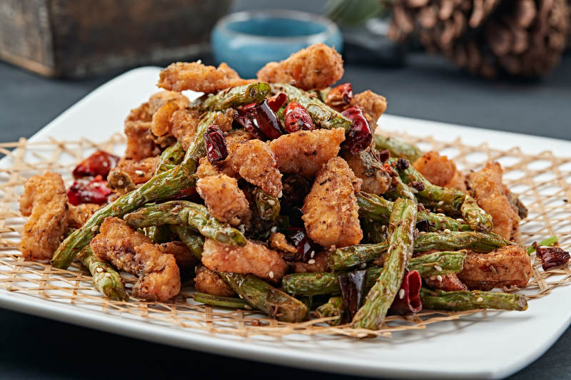 辣子兔丁干煸豆角