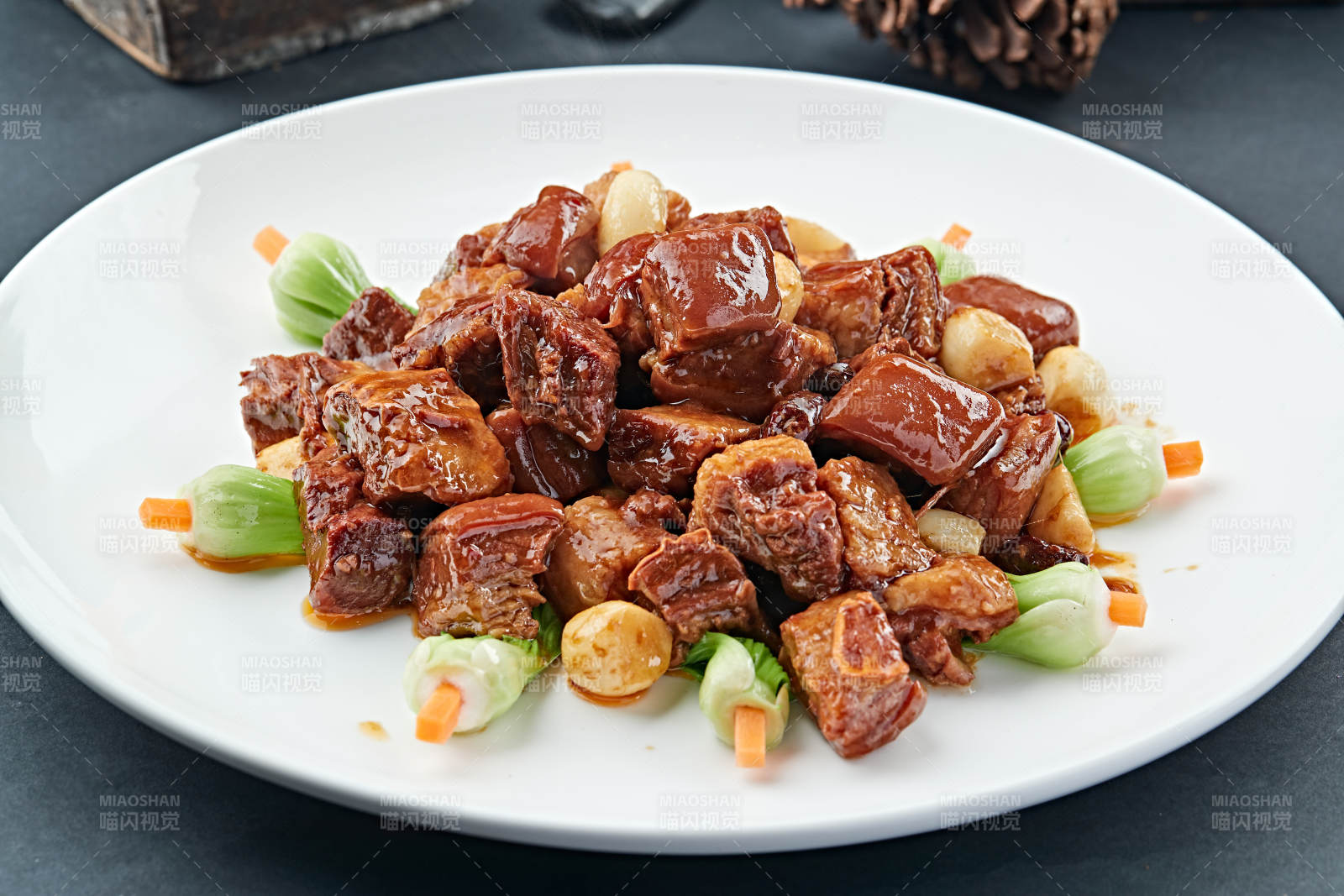 紅燒養殖帶皮鹿五花肉