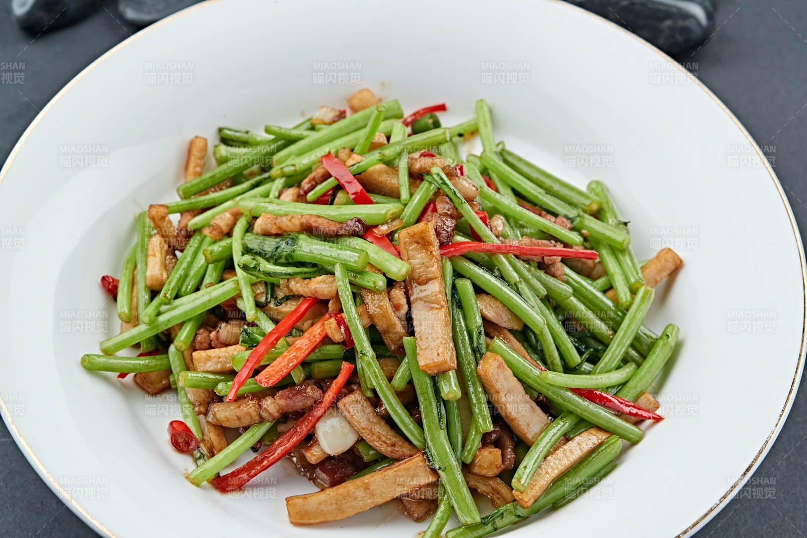 彩椒茼蒿炒五花肉