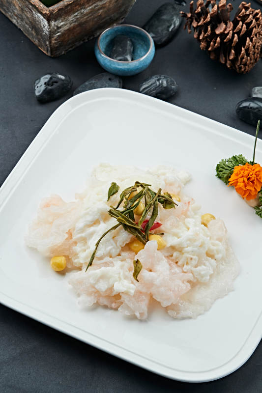 龙井银杏芙蓉蛋清炒大虾仁
