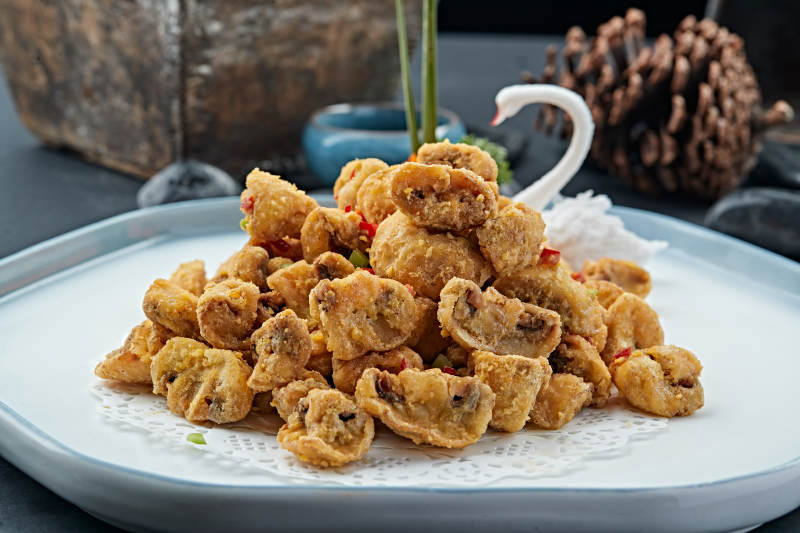 咸蛋黄焗塞外白口蘑