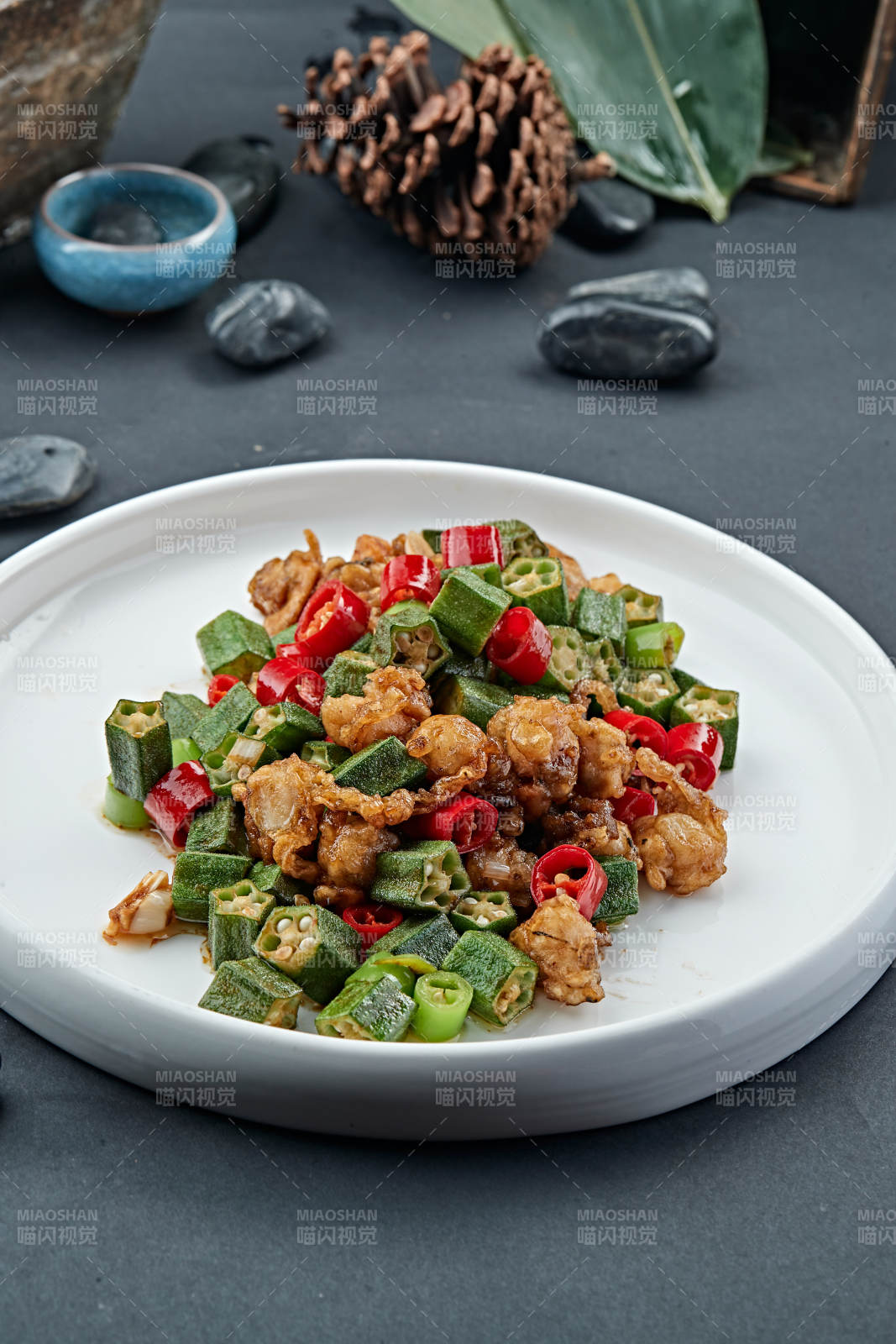 辣子小炒秋葵扇贝丁