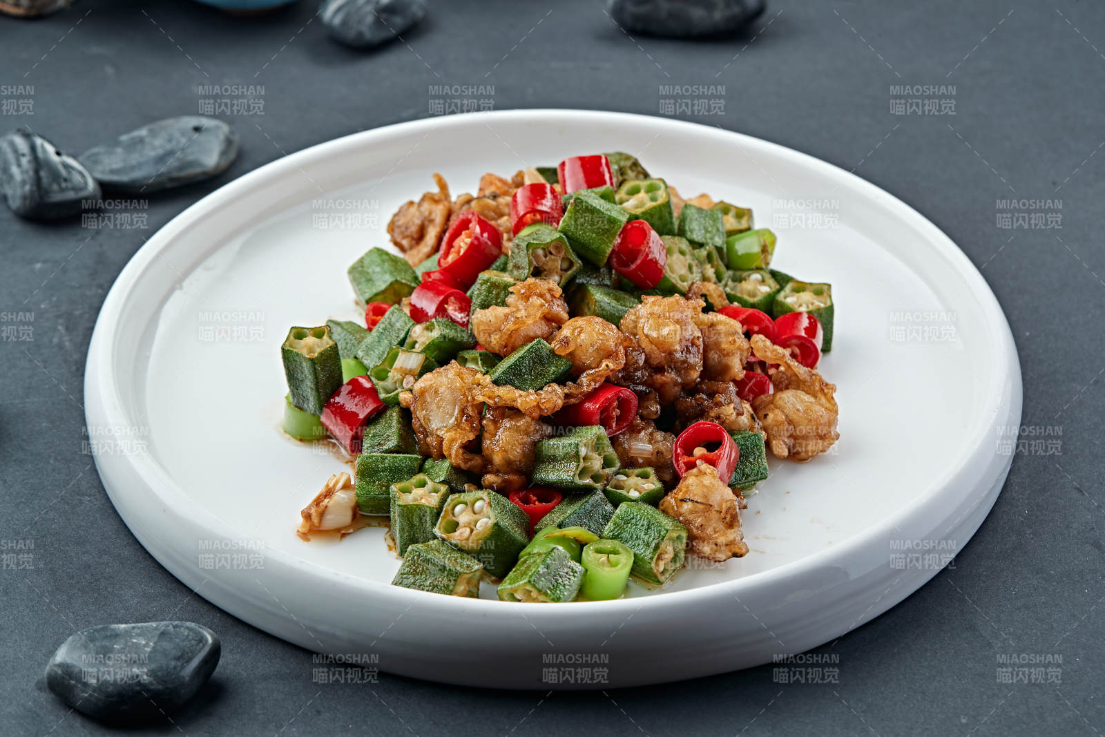 辣子小炒秋葵扇贝丁