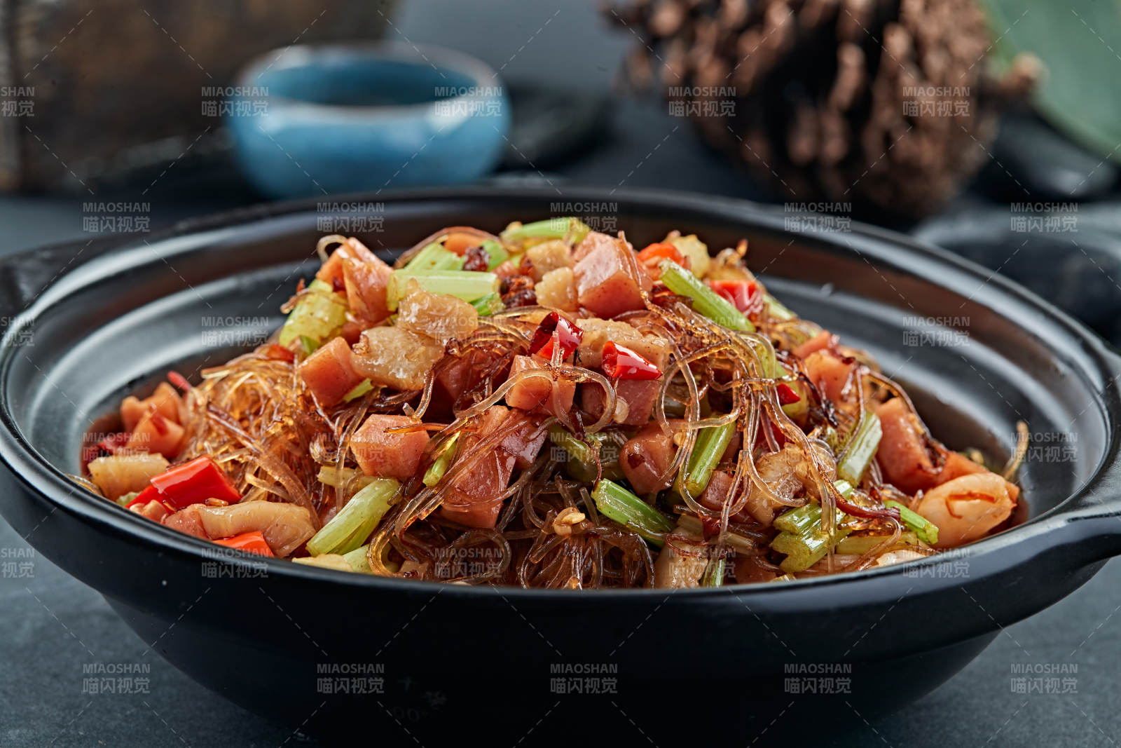 砂锅火腿腊肉水晶粉丝煲