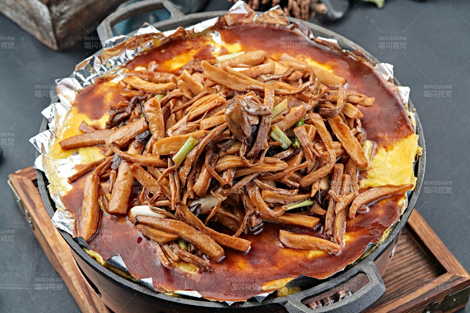 铁板酱香山珍菌