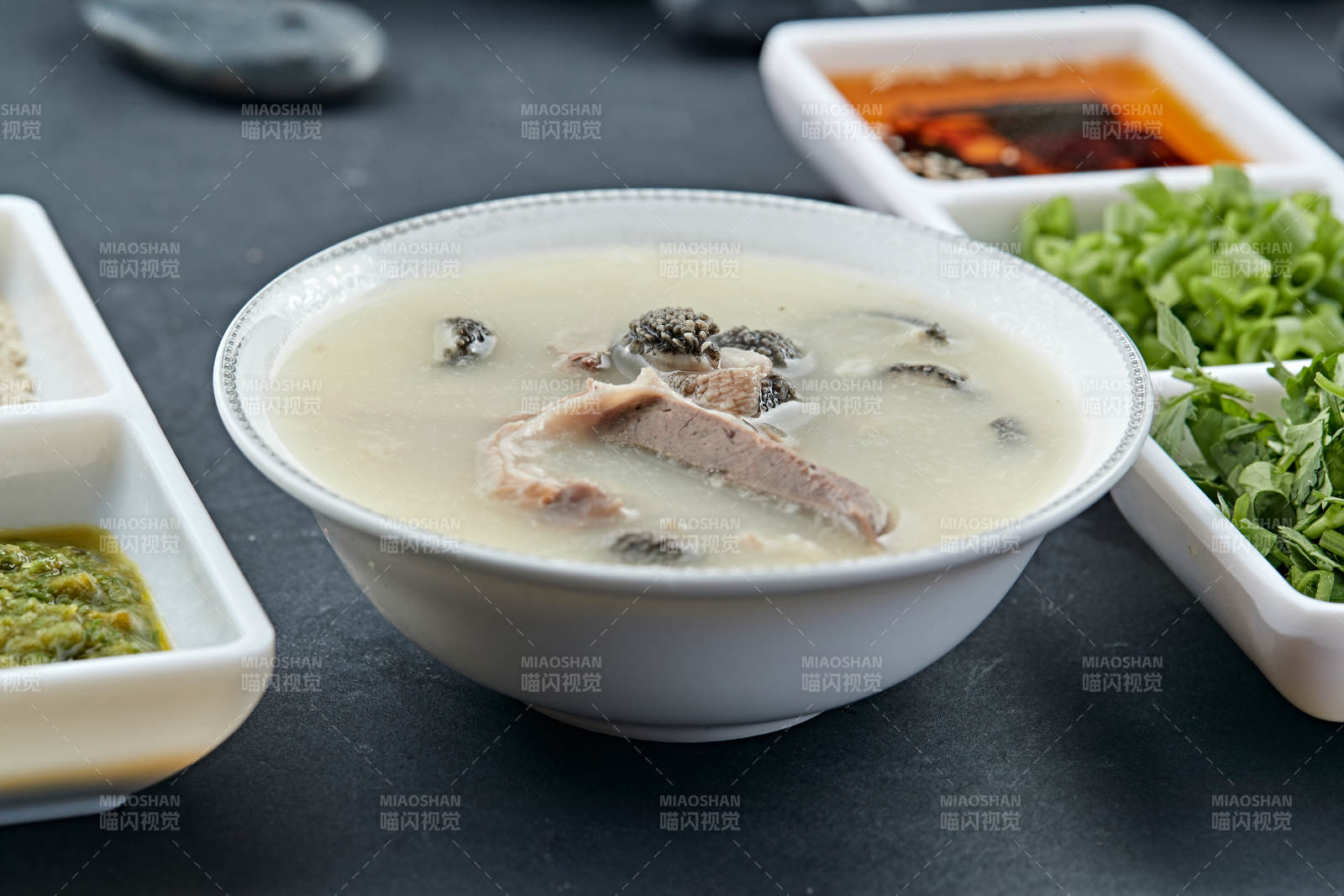 酸湯砂鍋羊雜碎