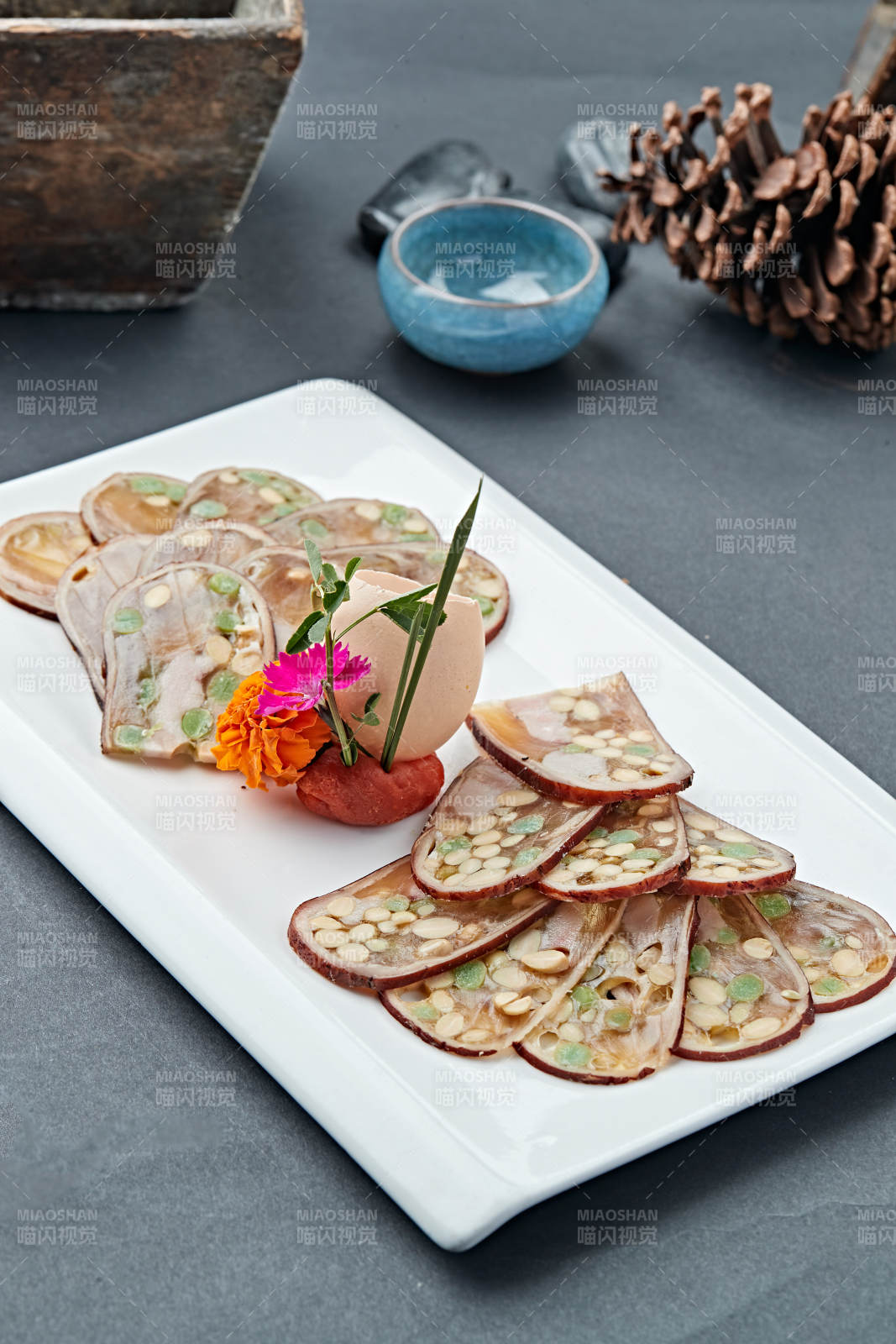 菊花青豆鱿鱼猪耳冻