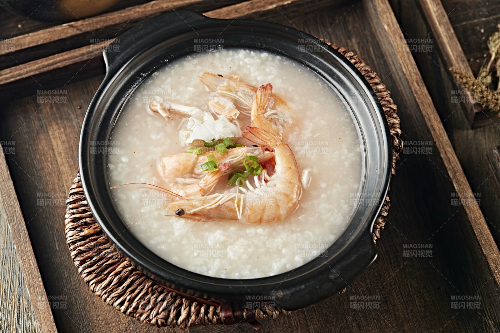 港式砂锅生滚海鲜白粥