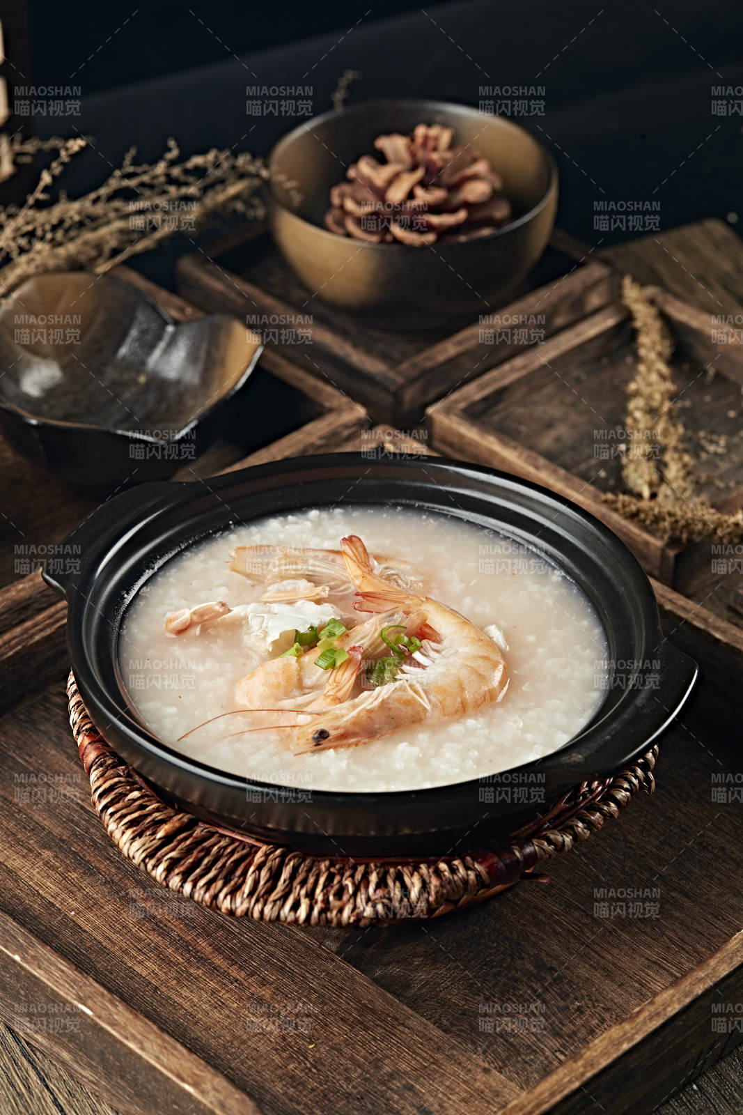 港式砂锅生滚海鲜白粥