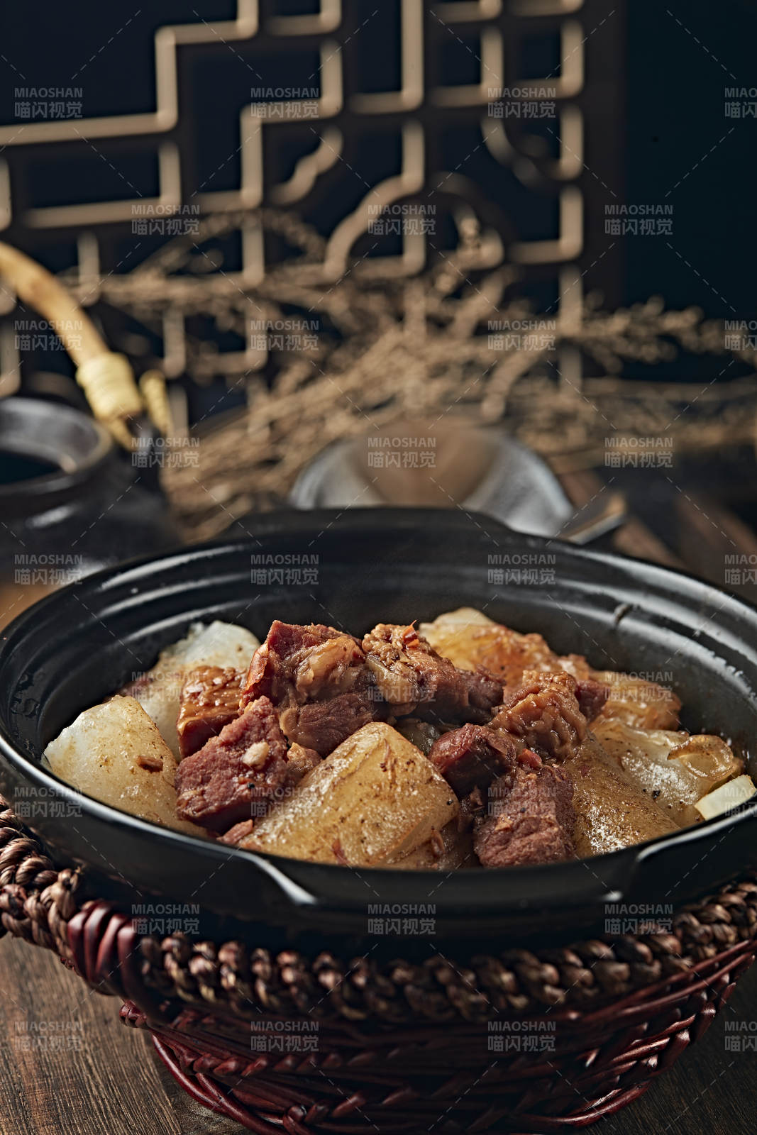 潮汕美食砂鍋牛腩煲腸粉