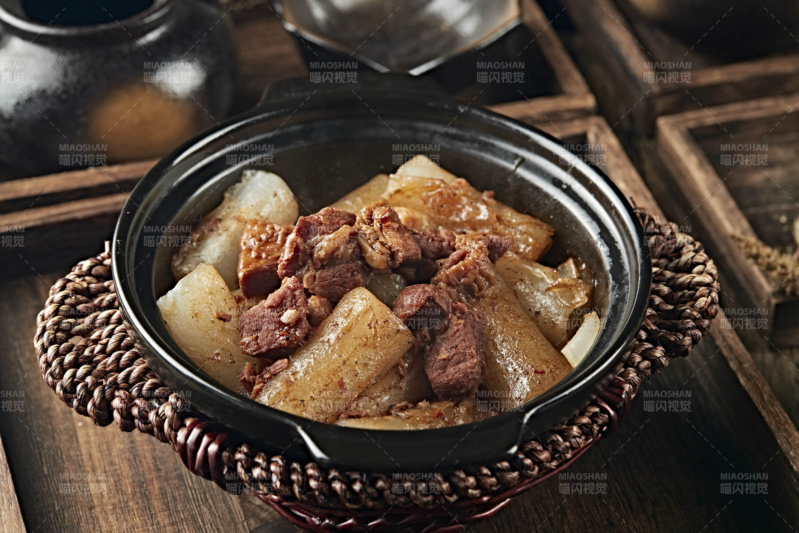 潮汕美食砂鍋牛腩煲腸粉