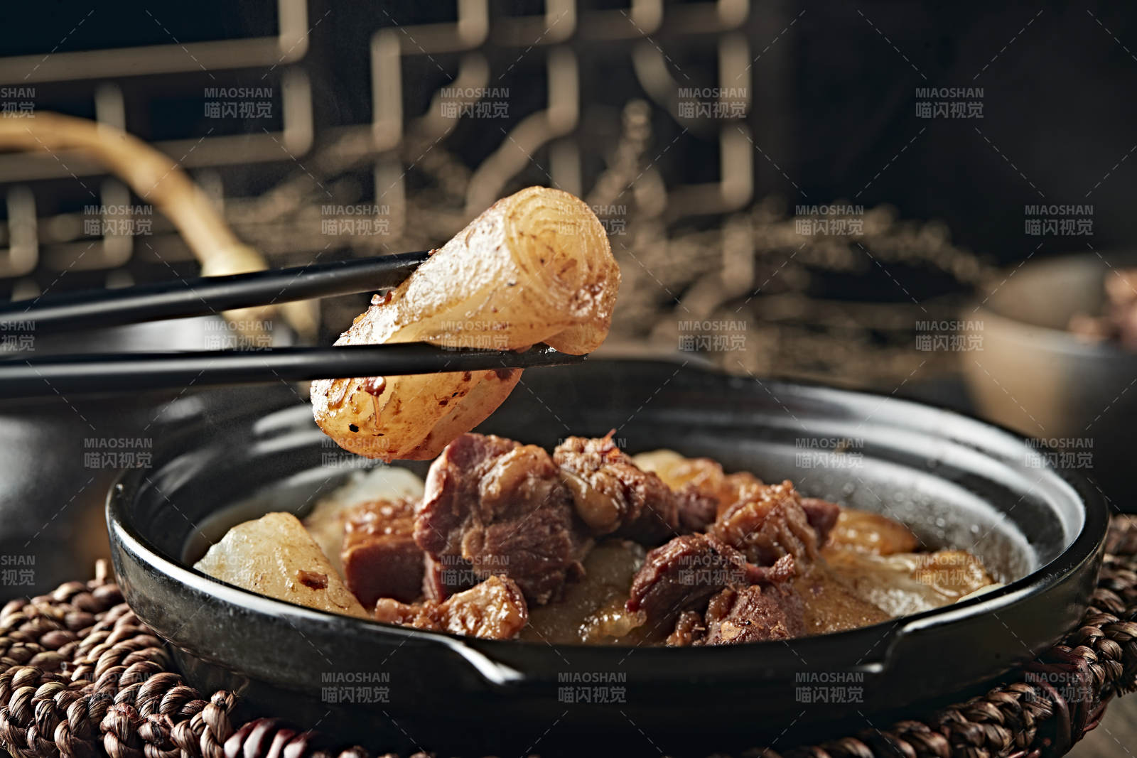 潮汕美食砂鍋牛腩煲腸粉