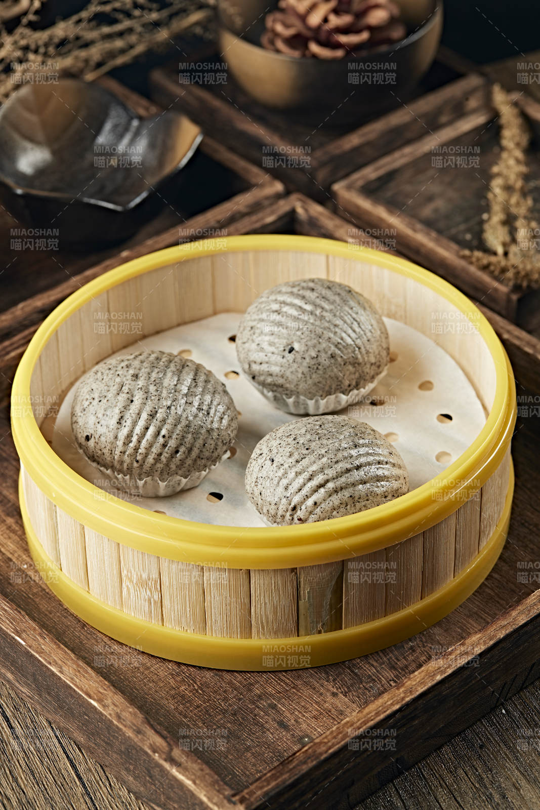 港式茶餐香蒸黑芝麻流沙包