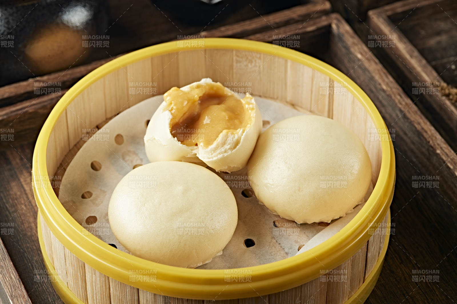 港式茶餐黃金流沙包