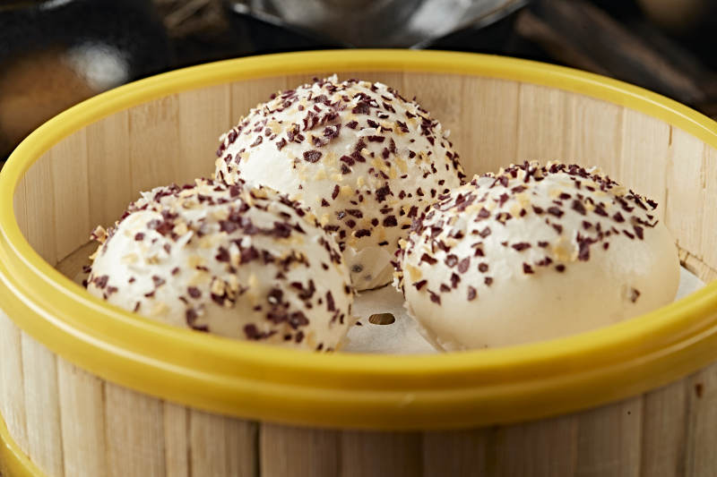 港式茶餐七彩奶黄流沙包