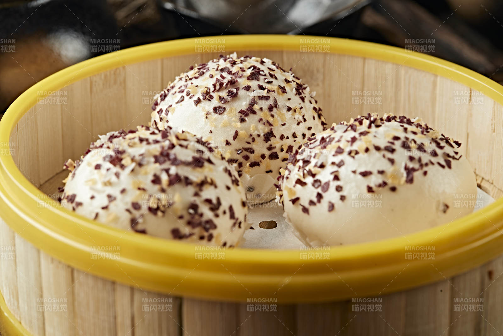 港式茶餐七彩奶黄流沙包