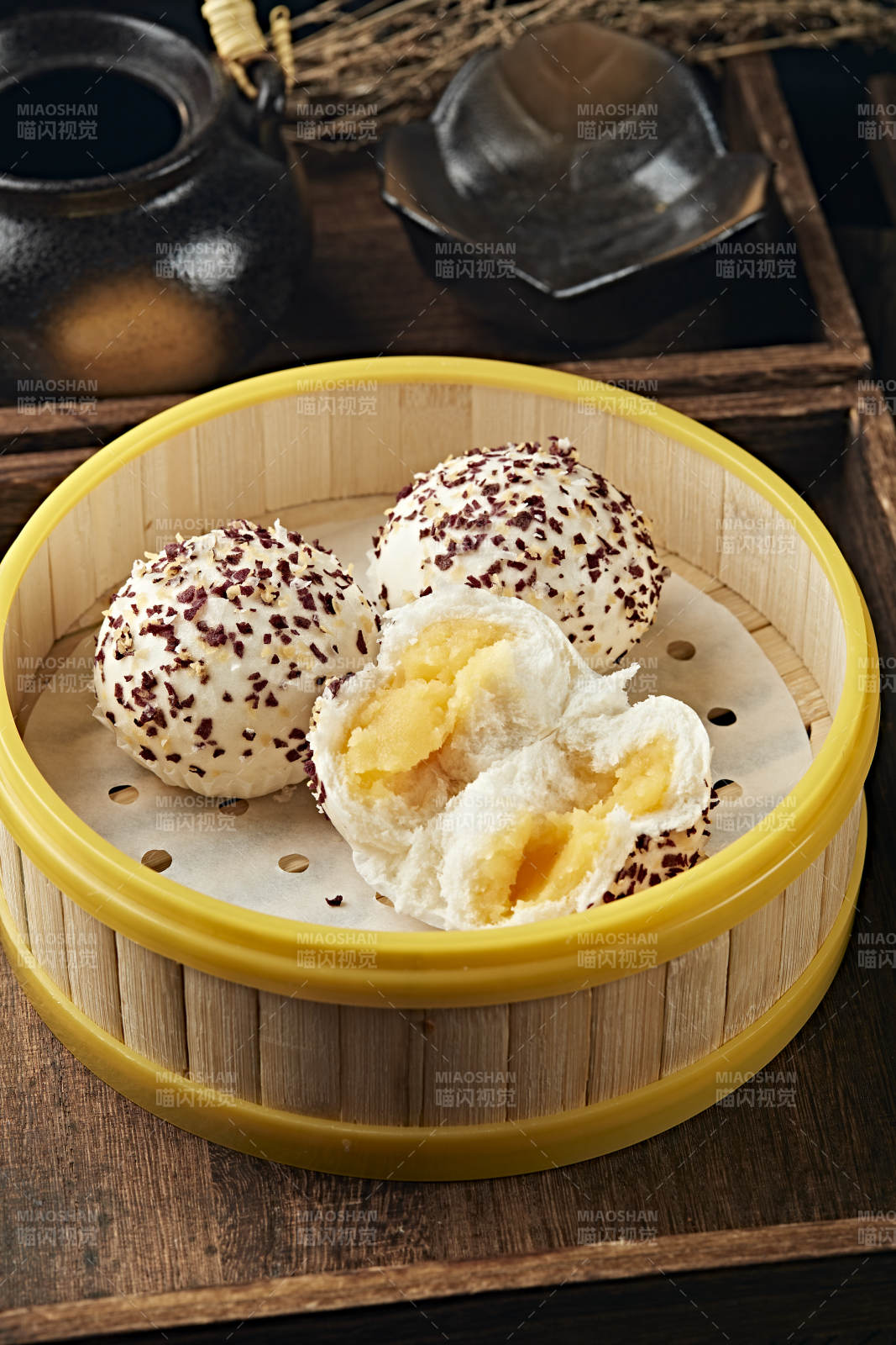 港式茶餐七彩奶黃流沙包