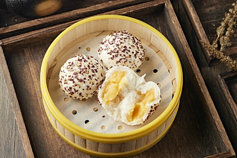 港式茶餐七彩奶黄流沙包