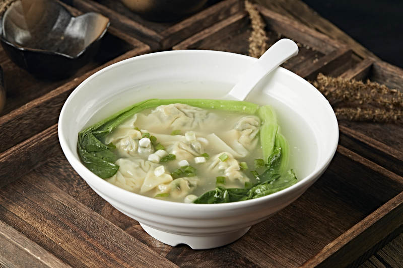 鲜鸡汤猪肉青菜馅云吞