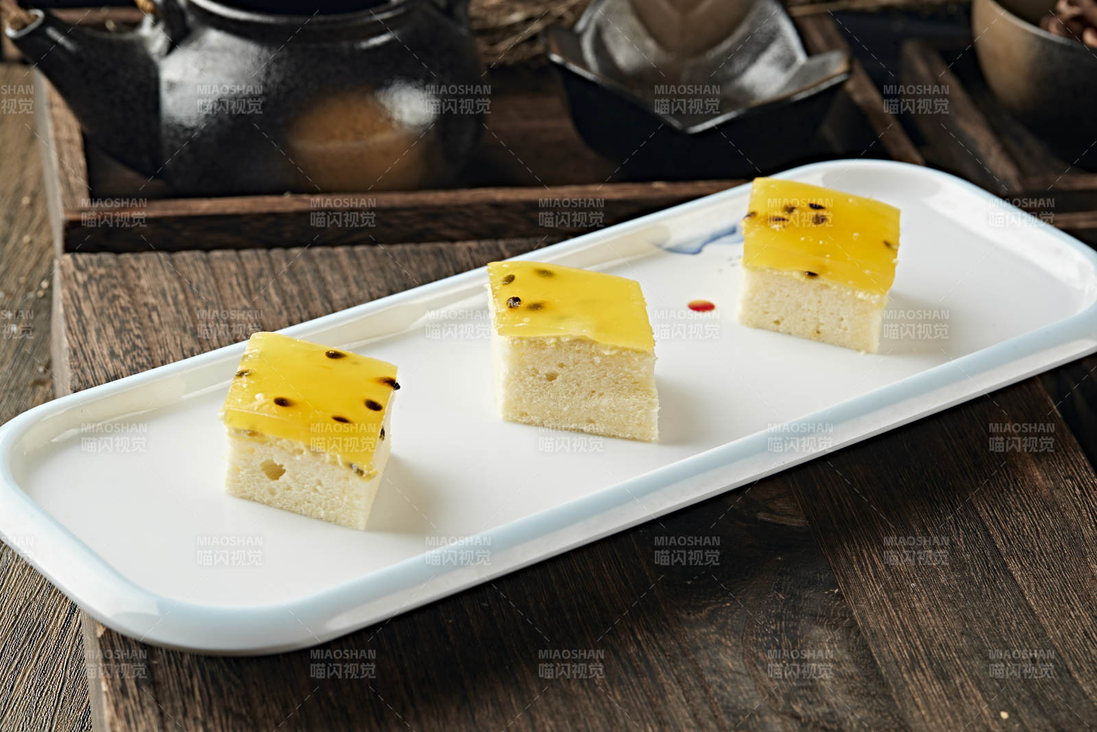 奶香慕斯百香果凍糕