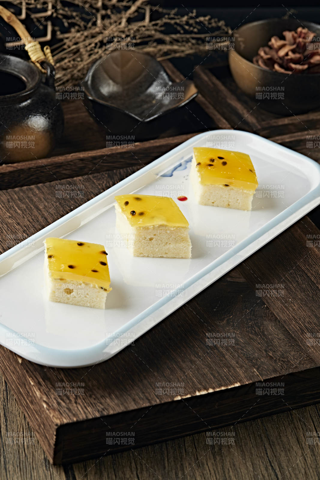 奶香慕斯百香果凍糕