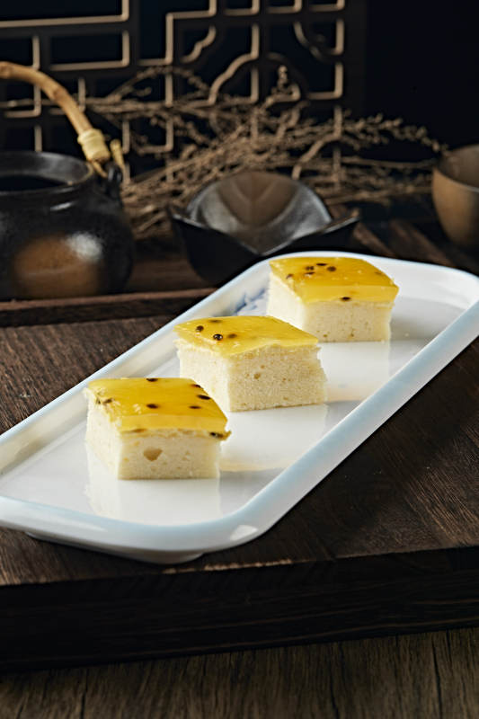 奶香慕斯百香果冻糕