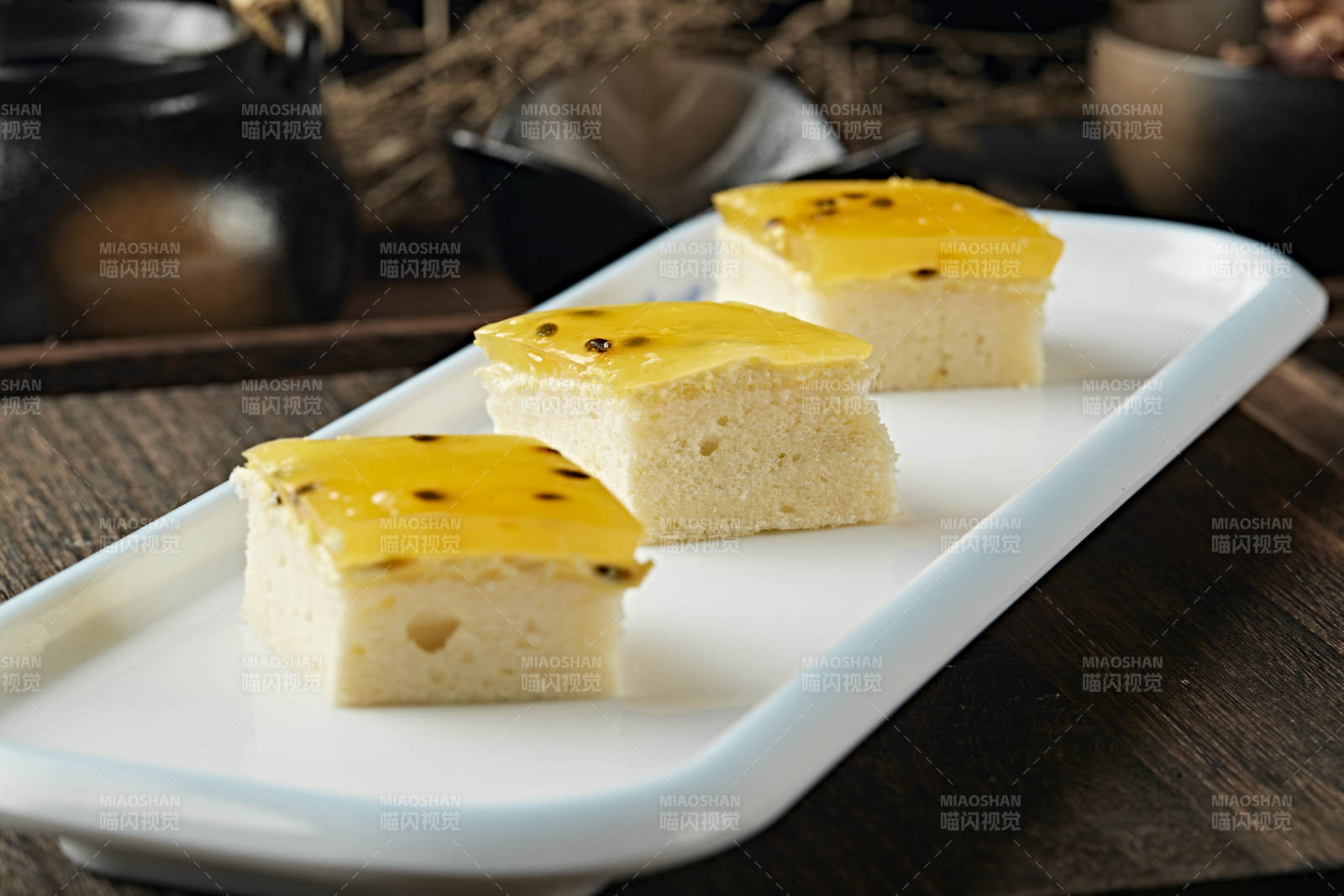 奶香慕斯百香果凍糕