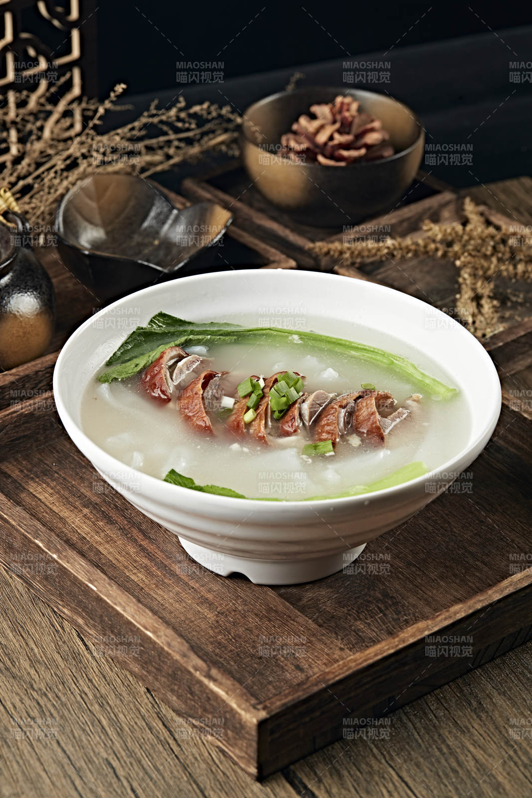 鮮雞湯燒鵝煮腸粉