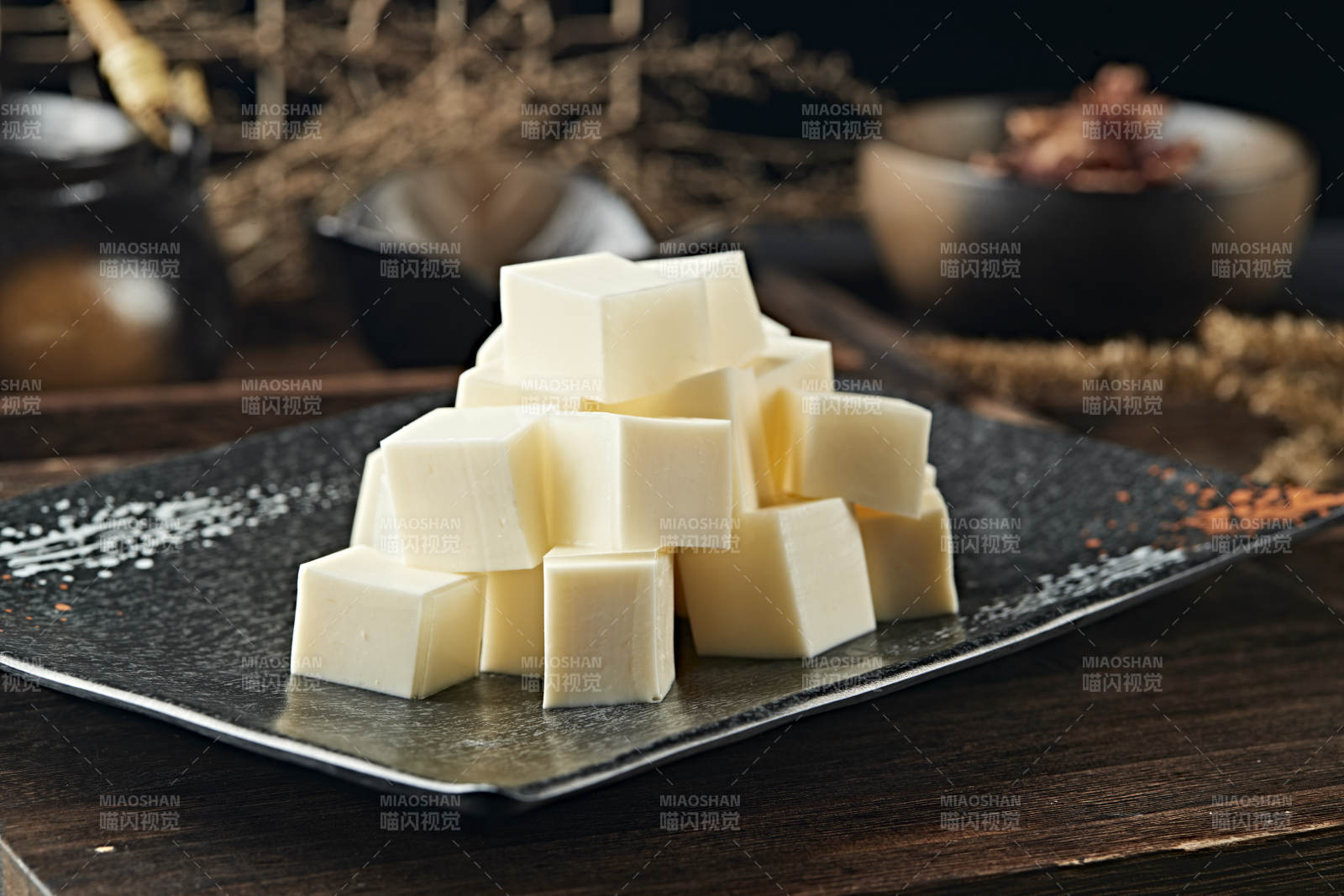 港式茶餐奶香杏仁豆腐