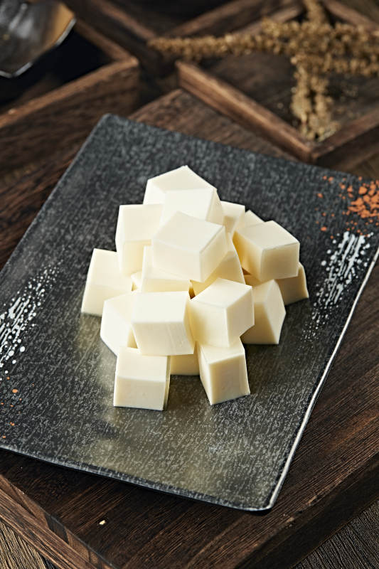 港式茶餐奶香杏仁豆腐