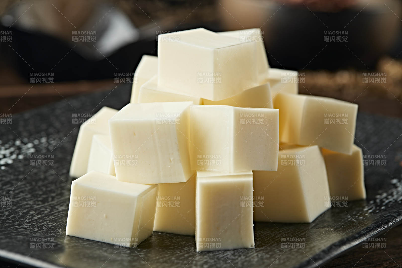 港式茶餐奶香杏仁豆腐